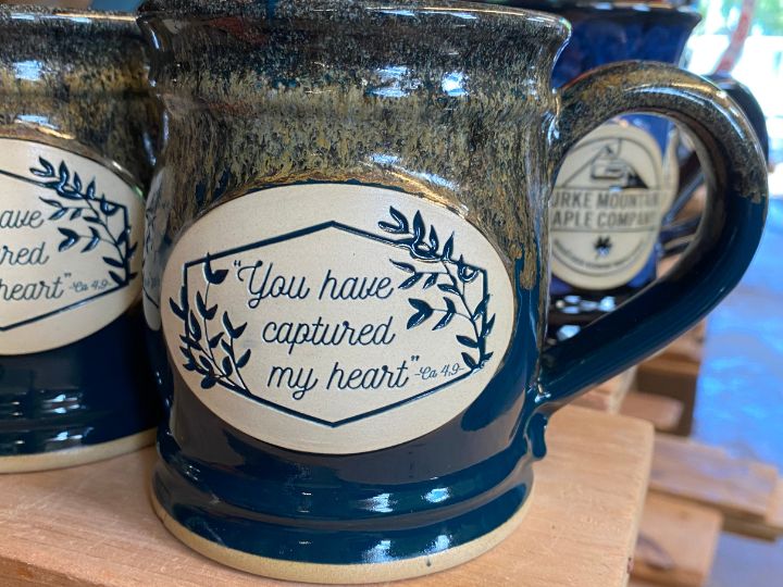 Teal coffee mug with the inscription "you have captured my heart".